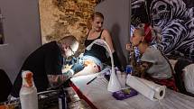 Jedenáctý ročník má za sebou show Tattoo Session Silesia, která se i letos konala v prostorách kostela svatého Václava v Opavě.