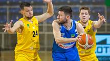 BK Opava – USK Praha 67:56 (19:14, 30:28, 55:37). 