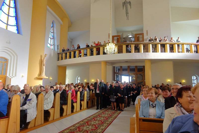 Chrámové sbory se setkaly v Hněvošicích