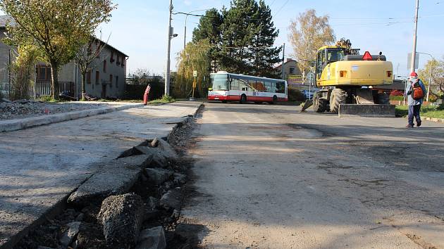 Zbouraná zastávka po nehodě trolejbusu Kateřinky