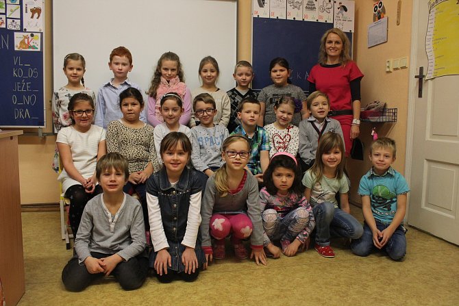 Na fotografii jsou žáci ze ZŠ Kravaře-Kouty, I. třída