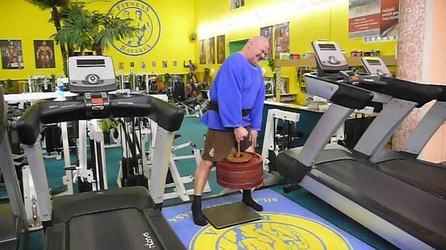 René Richter uzvedl 106 kilogramů malíčkem jedné ruky. Předchozím držitelem tohoto rekordu byl Kristian Holm z Norska, který měl zapsáno 100,38 kilogramu.