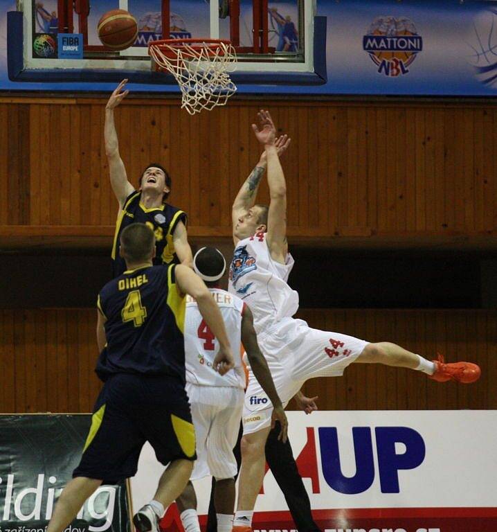  Levharti Chomutov - BK Opava 82:72