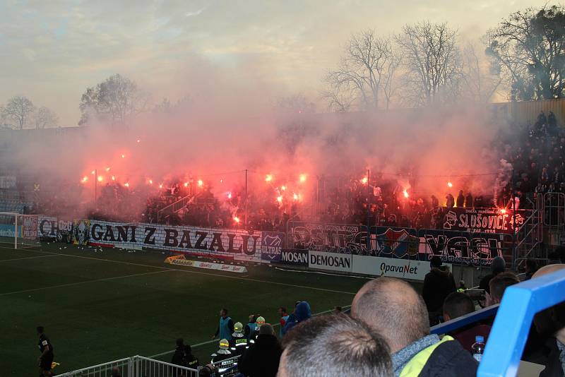 Fanoušci Baníku Ostrava a Slezského FC Opava při derby. Ilustrační foto.