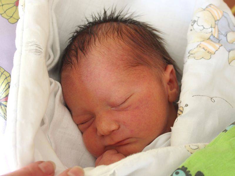 Ondřej Giňa se narodil 21. listopadu, vážil 2,70 kilogramu a měřil 47 centimetrů. Rodiče Renata a Ondřej z Opavy přejí svému prvorozenému synovi do života jen to nejlepší.