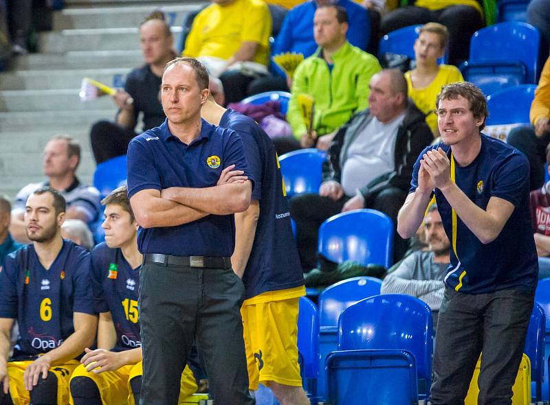 BK Opava – USK Praha 72:57 (24:11, 42:26, 59:44)