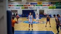 Z basketbalového utkání NBL Kolín - Opava (75.80). Foto: David Kratochvíl