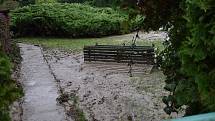 Šilheřovice trpí po bleskové podvodni, která v noci zasáhla obec. Následky povodně a jejich odklízení, čtvrtek 13. května 2021.