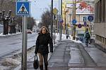Krnovská ulice v Opavě patří mezi ty, které jsou dopravními značkami přímo „obšancovány“.