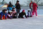 Po hokejovém open air zápasu ve Větřkovicích následoval curling.