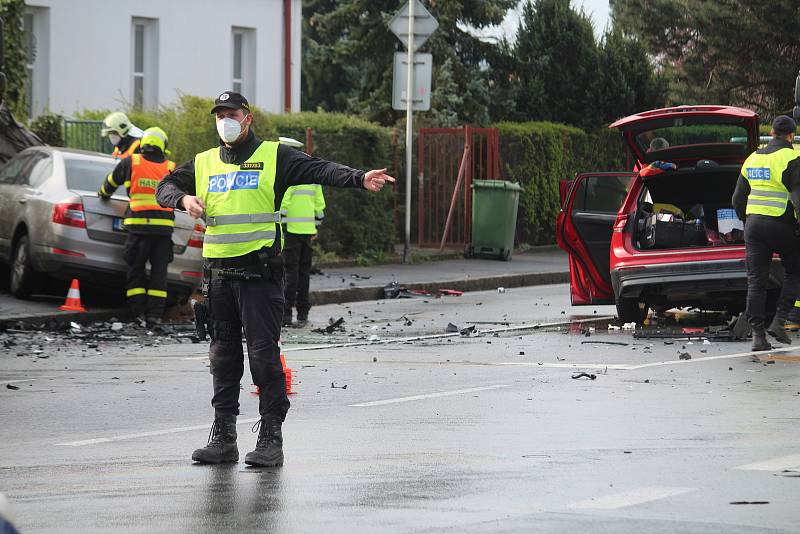 Dopravní nehoda v Hradecké ulici v pátek 30. dubna ráno.