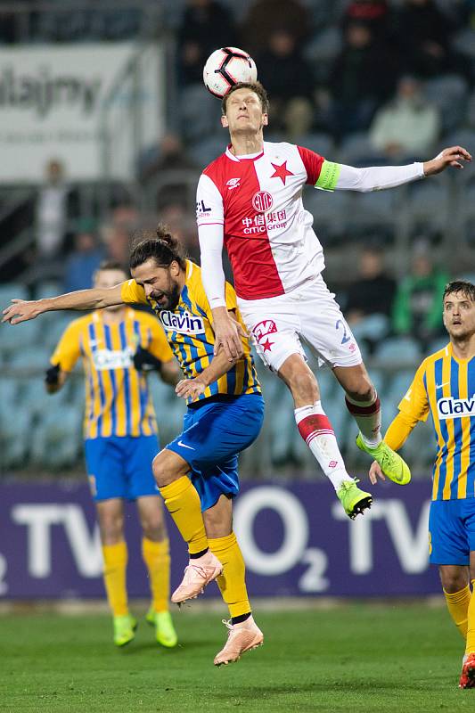 Opava - Zápas 17. kola FORTUNA:LIGY mezi SFC Opava a SK Slavia Praha 3. prosince 2018 na Městském stadionu v Opavě. Pavel Zavadil (SFC Opava).