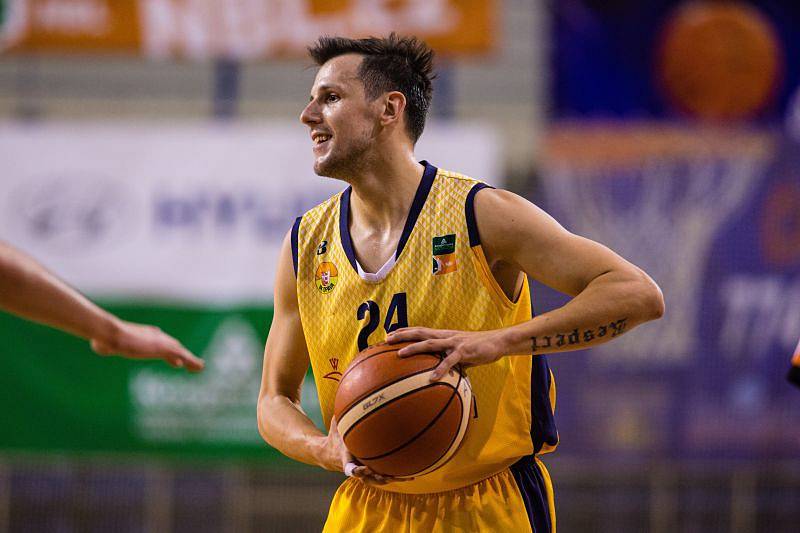 BK Opava – USK Praha 80:62