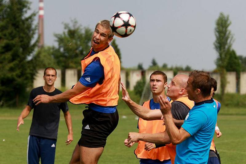 Příprava opavských fotbalistů je v plném proudu. Páteční trénink za koupalištěm byl toho důkazem.