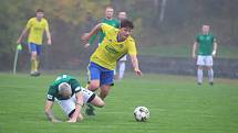 Fotbalisté Zlína B (žluté dresy) v posledním domácím zápase podzimní části třetí ligy podlehli Hlučínu 2:3.