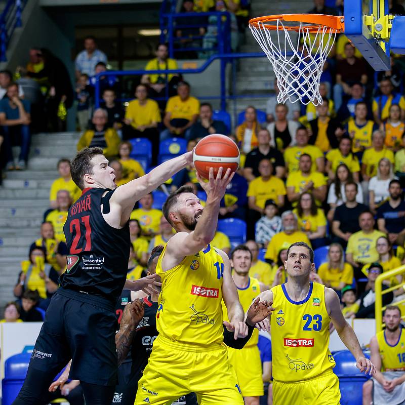 BK Opava - ERA Basketball Nymburk