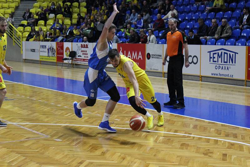 BK Opava - NH Ostrava 95:79 (23:14, 41:34, 70:52).