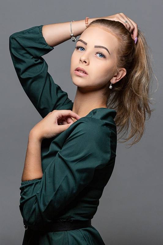 Studentka Barbora Hozová je finalistkou soutěže Czech and Slovak Photogirl 2020.