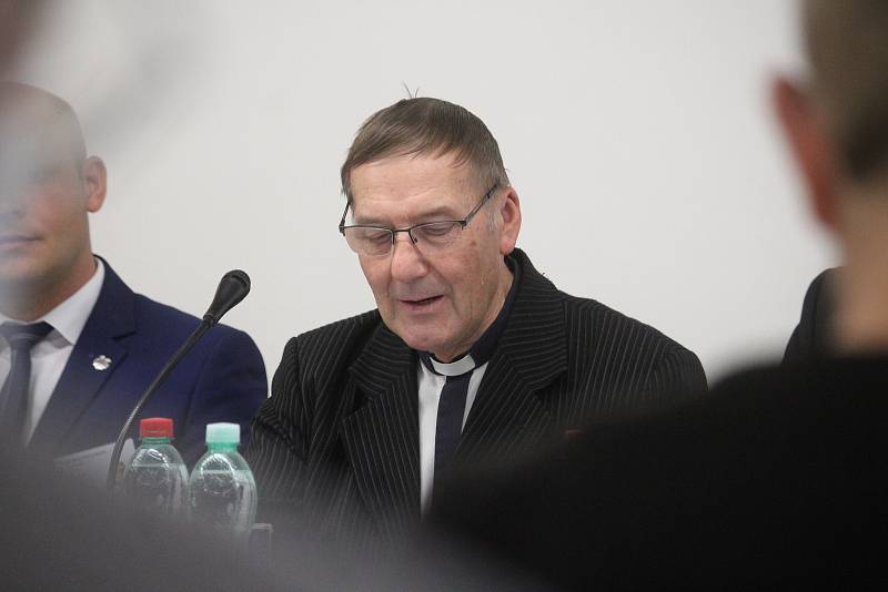 Tisková konference k projektu Zvony míru a pokoje pro Evropu. Farář farnosti Píšť Petr Černota. 16. října, 2021, Píšť.