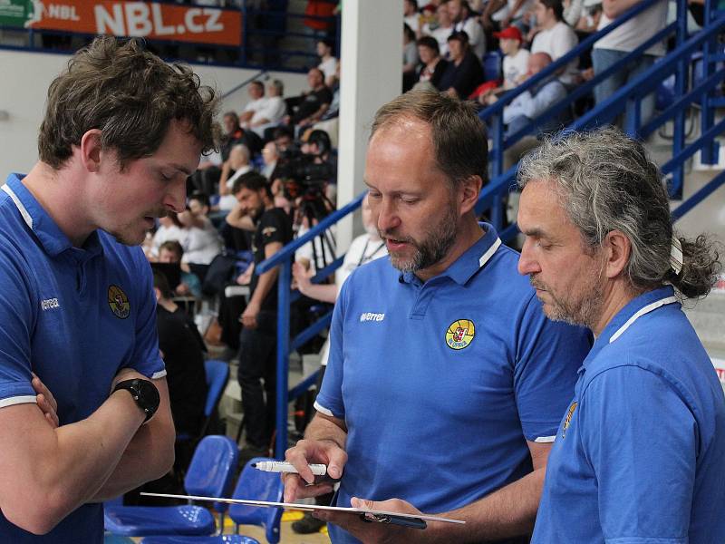 Basketbalové play off (7. zápas): BK Děčín – BK Opava 79:62 (22:15, 38:39, 53:47)