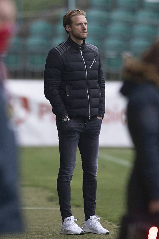 Praha - Zápas 7. kola FORTUNA:LIGY mezi FK Pardubice a SFC Opava 7. 11. 2020. Trenér SFC Opava Radoslav Kováč.