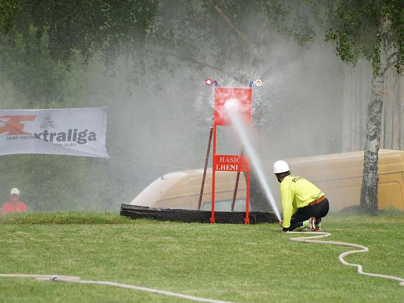 Druhé kolo Extraligy hasičů v požárním sportu ve Štrbicích.