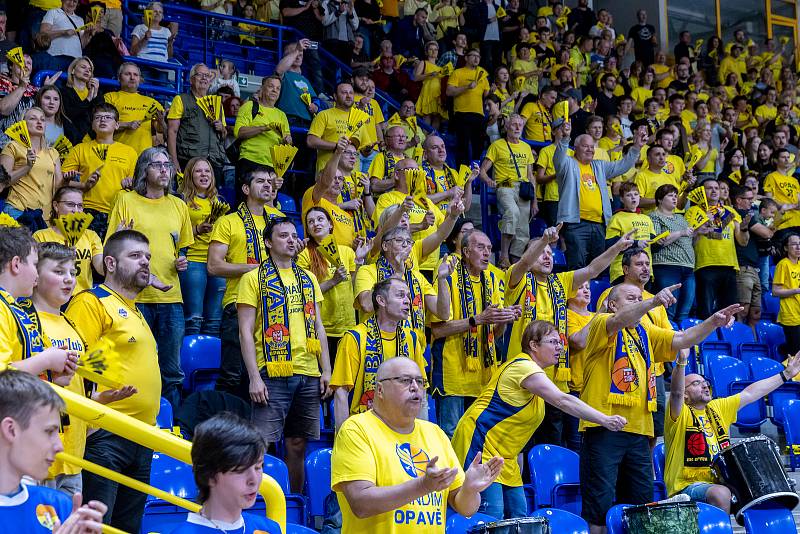 BK Opava - ERA Basketball Nymburk 65:87