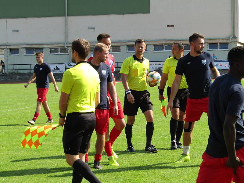 Fotbalisté Dolního Benešova mají první výhru v letošní sezoně. Vezou tři body z Jihlavy. Foto: Petr Krömer