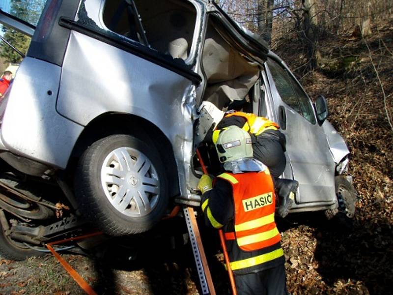 Zásah záchranářů u tragické nehody u Skřipova na Opavsku.