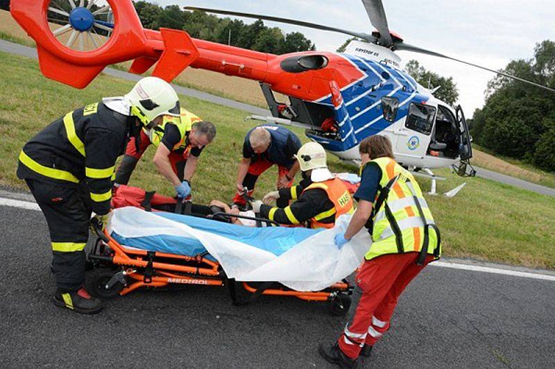 Při dopravní nehodě, která se stala v neděli odpoledne poblíž areálu československého opevnění v Darkovičkách, byly zraněny čtyři osoby.