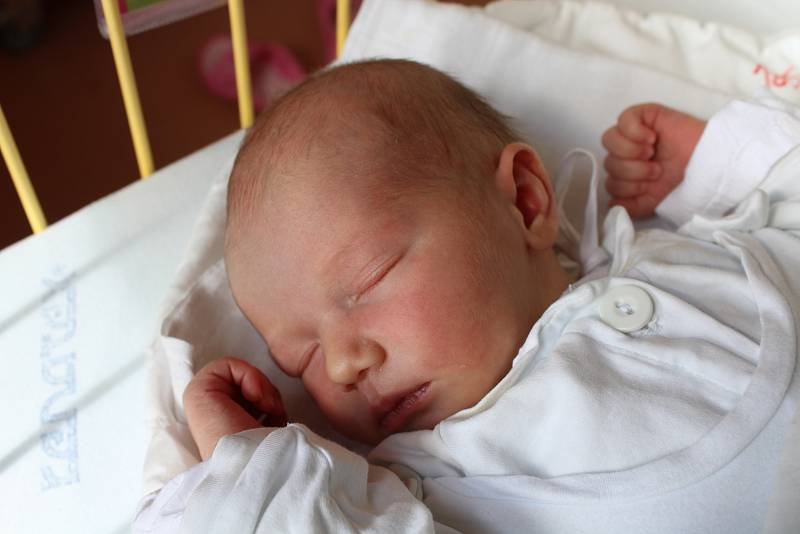 Julie Slezáková se narodila 11. března 2019, vážila 3,18 kilogramu a měřila 49 centimetrů. Rodiče Monika a Jakub z Jančí přejí své prvorozené dceři především štěstí a hodně zdraví.