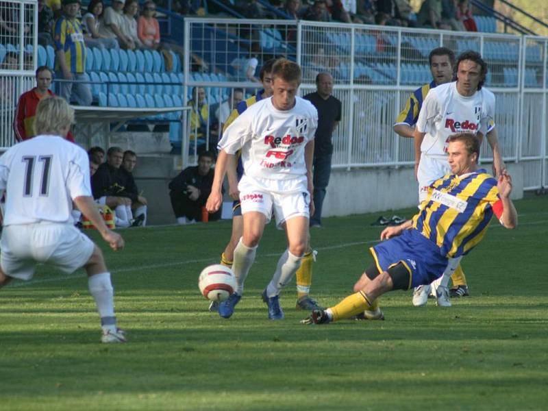 Opava šlape.Fotbalisté SFC Opava na jaře jedou. Naposledy porazili na domácím hřišti druhý celek tabulky HFK Olomouc.