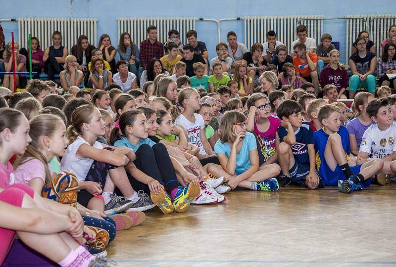 Velká basketbalová roadshow se konala v tělocvičně Základní školy Otické v Opavě. 