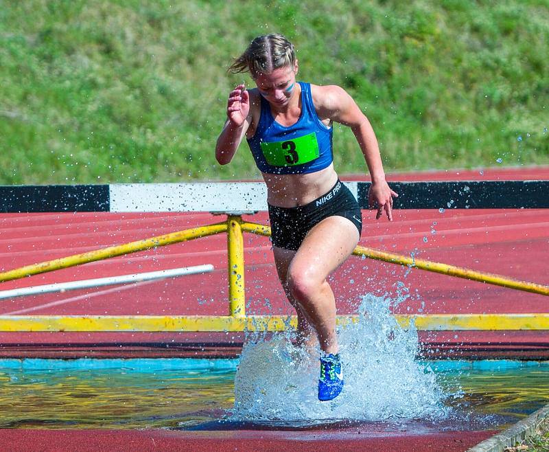 Opava v minulém týdnu žila atletikou. Po středeční Opavské míli se v sobotu na Tyršově stadionu uskutečnila baráž o extraligu ženských a mužských družstev.