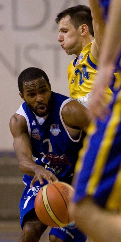 BK Breda & Weinstein Opava - NH Ostrava 65:91