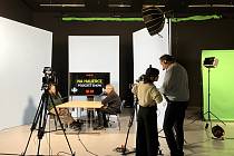 Účastníci Univerzity 3. věku v Opavě si vyzkoušeli práci filmařů.