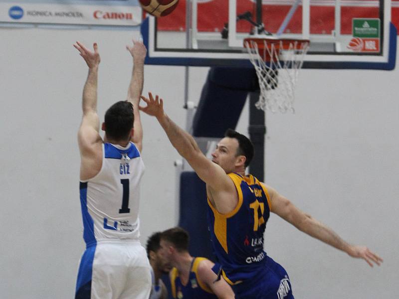 3. semifinále: Kolín - BK Opava. Foto: Ondřej Ludvík