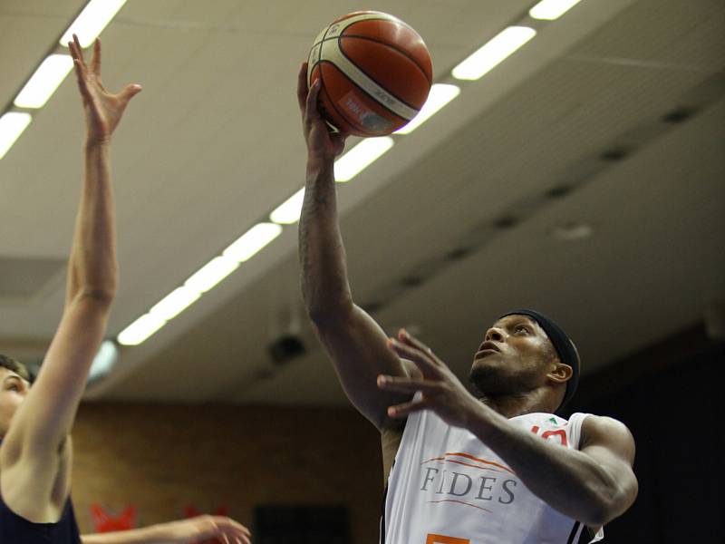 Basketbalisté Nymburka postoupili přes Opavu do Final 4 Českého poháru.     Foto: Tomáš Laš