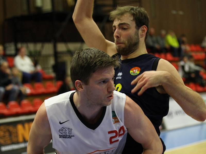 Basketbalisté Nymburka postoupili přes Opavu do Final 4 Českého poháru.     Foto: Tomáš Laš