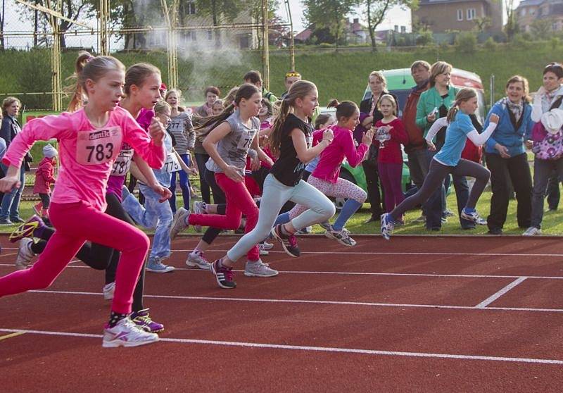 Rekordních tři sta třicet závodníků se zúčastnilo regionálního kola Čokoládové tretry v Opavě, kterou si pod svá křídla vzal opavský Slezan.