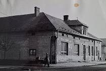 V Mokrých Lazcích připomene pietní akt a odhalení Kamenů zmizelých osudy dvou rodin, které provozovaly zdejší hostinec a byly perzekuovány jak za nacismu, tak komunismu.