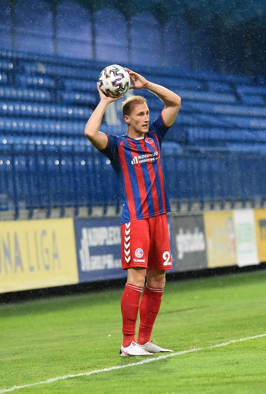 Bývalý fotbalista Zlína a Hradce Králové Miloš Kopečný nyní hostuje na Slovensku v Senici. Foto: facebook FK Senica