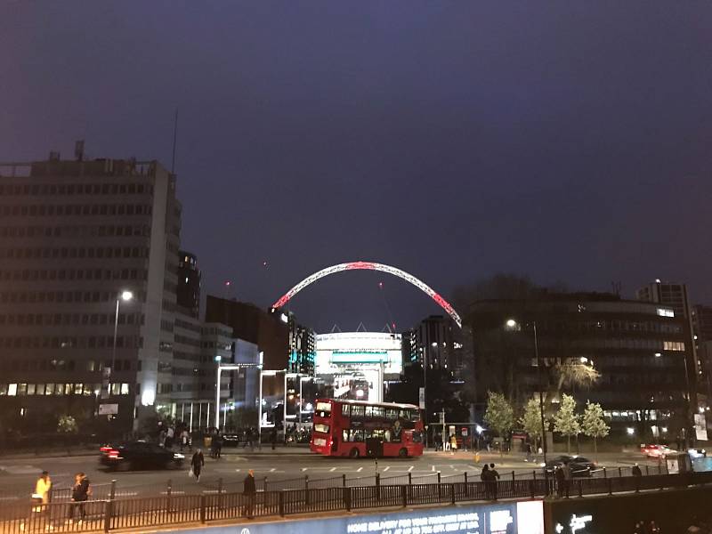 Wembley, 22. března 2019. Snímek od fanoušků z Kobeřic.