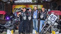 Motorkáři se o víkendu vydali společně z Opavy do Krnova a zpátky. Víkendová akce byla uspořádána jako oslava pro čtveřici motorkářů, kteří slaví životní jubileum.