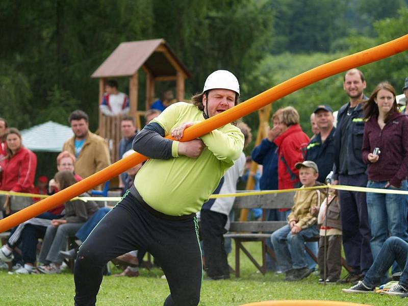 První kolo Extraligy hasičů v požárním sportu v Lhenicích.