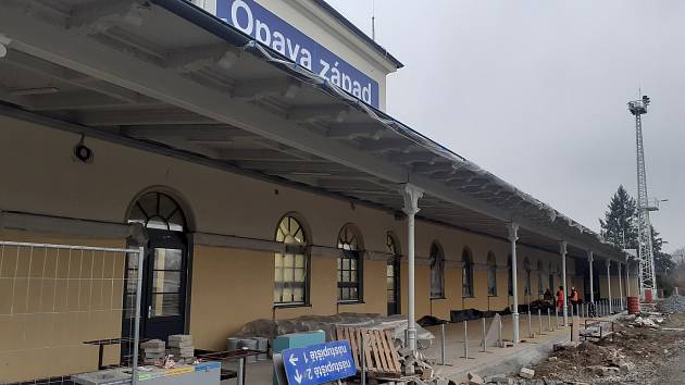Opravy západního nádraží finišují. 1. prosince 2022, Opava.