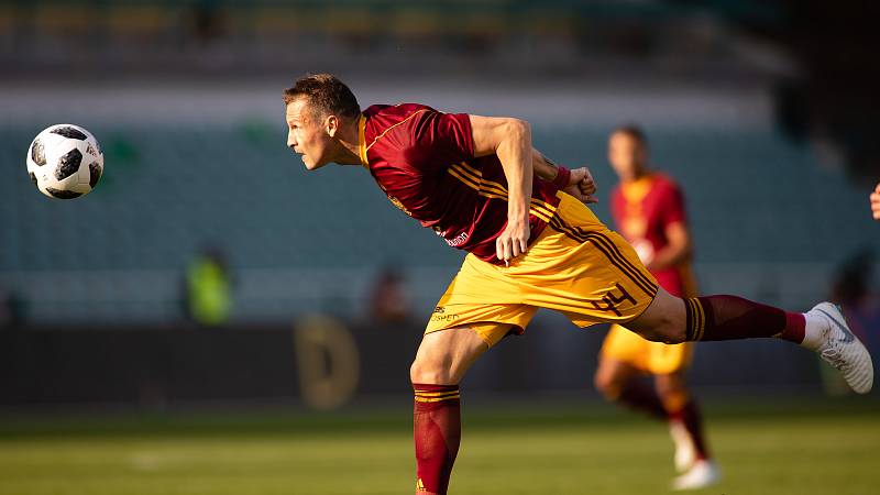 Praha - Zápas 12. kola fotbalové FORTUNA:LIGY mezi FK Dukla Praha a SFC Opava 21. října 2018. Ján Ďurica (FK Dukla Praha).