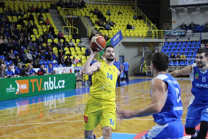 BK Opava - NH Ostrava 95:79 (23:14, 41:34, 70:52).