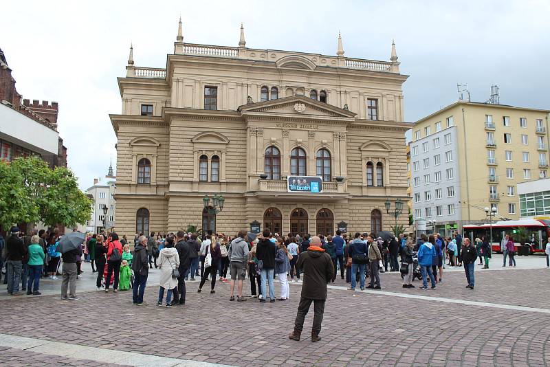 Demonstrace za nezávislou justici a proti vládě v Opavě, 28. května 2019.