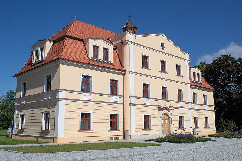 Opravený zámek v Oldřišově.